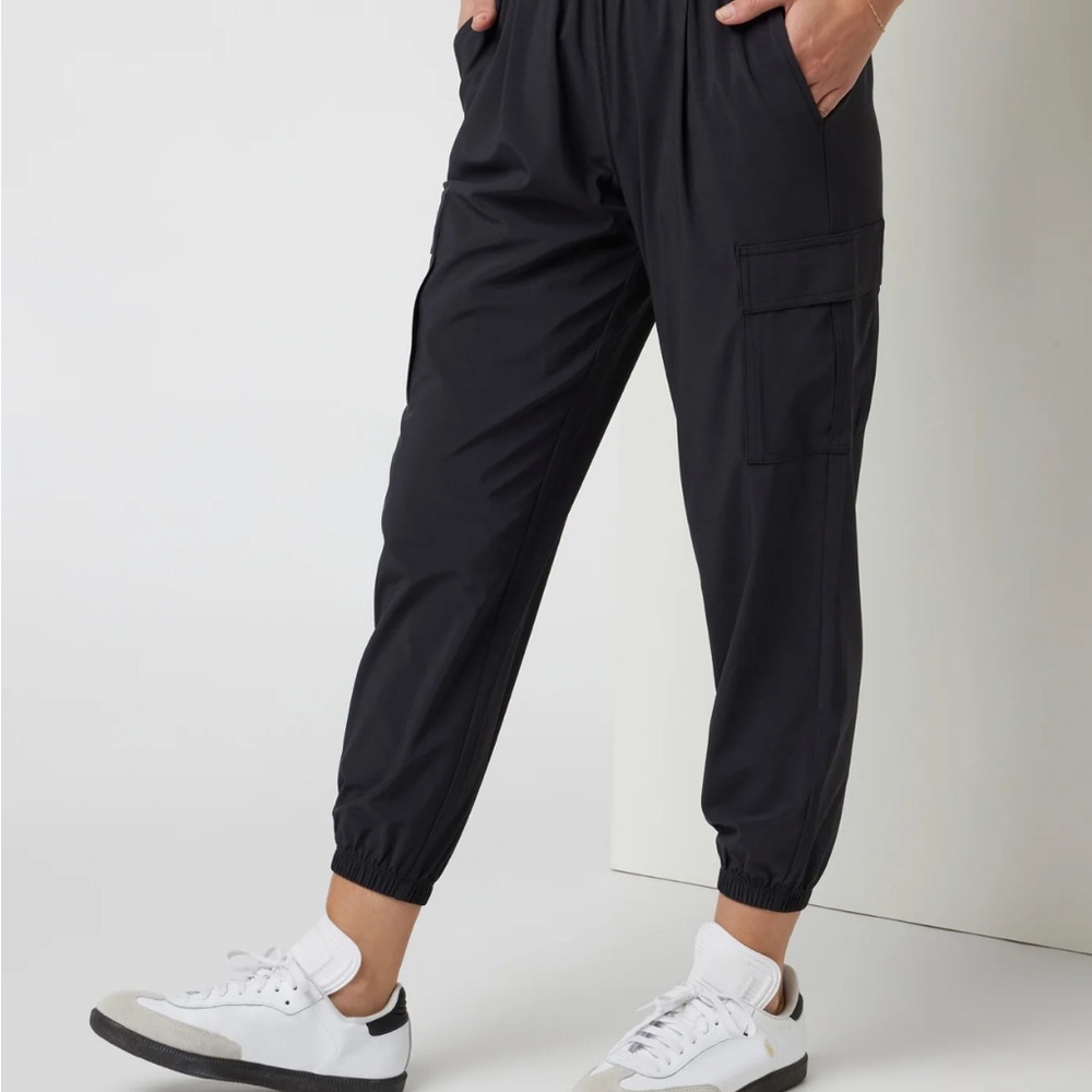 Vuori Black Cargo Pants with Elastic Waistband